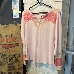 Sundance Pink Thermal Top with a Unique Embroidered Design Women Med. Regular